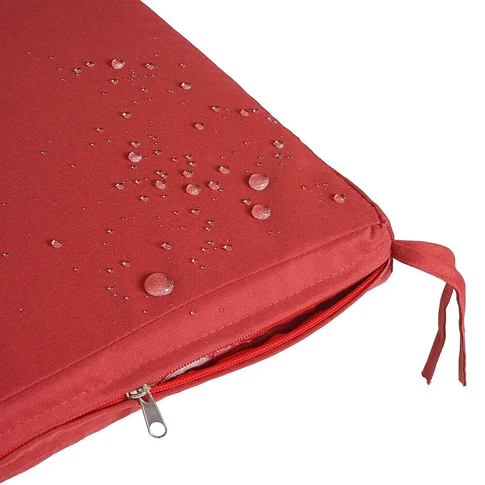Proregal Gartenbank 2-Sitzer Kissen Rot - Polyester, Grau - Rotes wasserabweisendes Outdoor-Kissen mit Wassertropfen, sichtbarem Reißverschluss und Befestigungsbändern.
