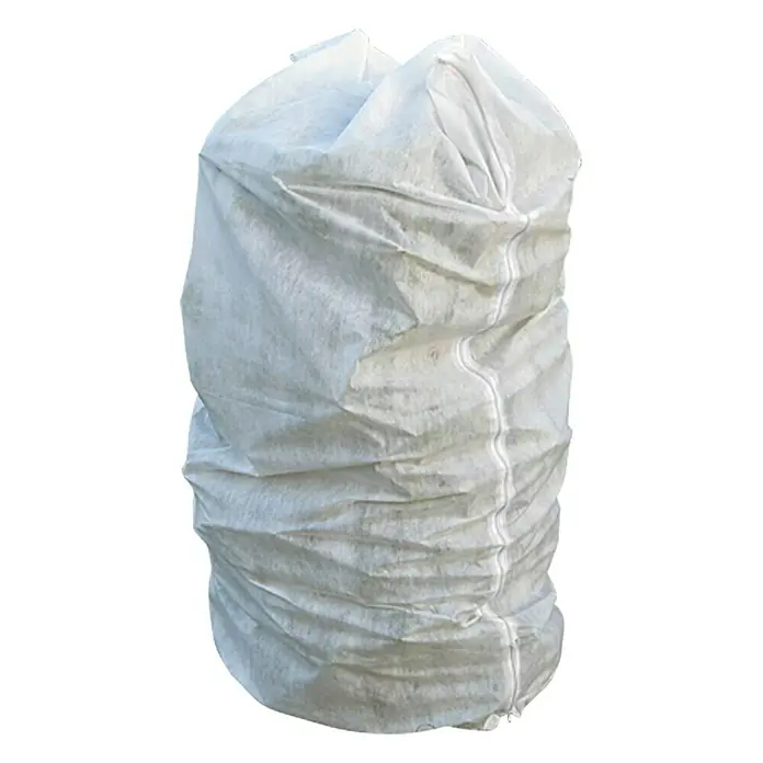 Floraworld Comfort Haubenvlies - B x H: 1,3 x 1,6 m, Geeignet für: Überwinterung - Nahaufnahme einer Pflanzenschutzhülle mit Reißverschluss, ideal zum Schutz von Pflanzen vor Frost und Schädlingen.
