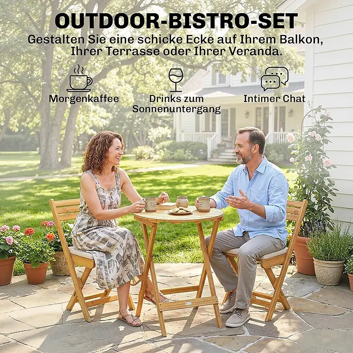 Outsunny Gartentisch-Set - Gesamtumfang: 3 -tlg., Akazienholz, Polyester, Schaumstoff, PP-Baumwolle, Klappbar - Hölzernes Outdoor-Bistro-Set mit rundem Tisch und zwei Klappstühlen, von einem Paar auf der Terrasse genutzt.