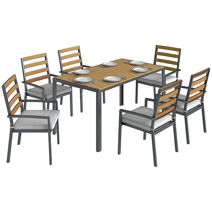 Outsunny Gartentisch-Set - Gesamtumfang: 7 -tlg., Galvanisierter Stahl, Metall, Baumwolle, Holz-Kunststoff-Verbundstoffe - Outdoor-Essgruppe mit rechteckigem Holztisch und sechs grauen Metallstühlen mit Holzlehnen und hellen Polstern, gedeckt mit Tellern.