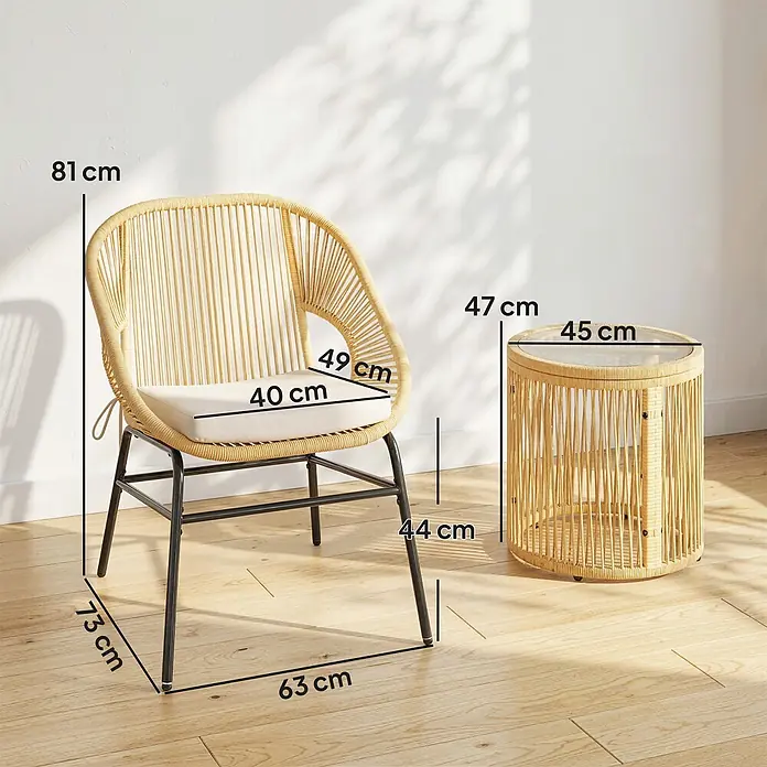 Outsunny Loungemöbel-Set - 3 -tlg., Stahl, PE-Rattan, Polyester, Hartglas, Schaumstoff, PP-Baumwolle, Beige - Leichter Rattanstuhl mit schwarzem Gestell und Kissen, dazu passender runder Beistelltisch.