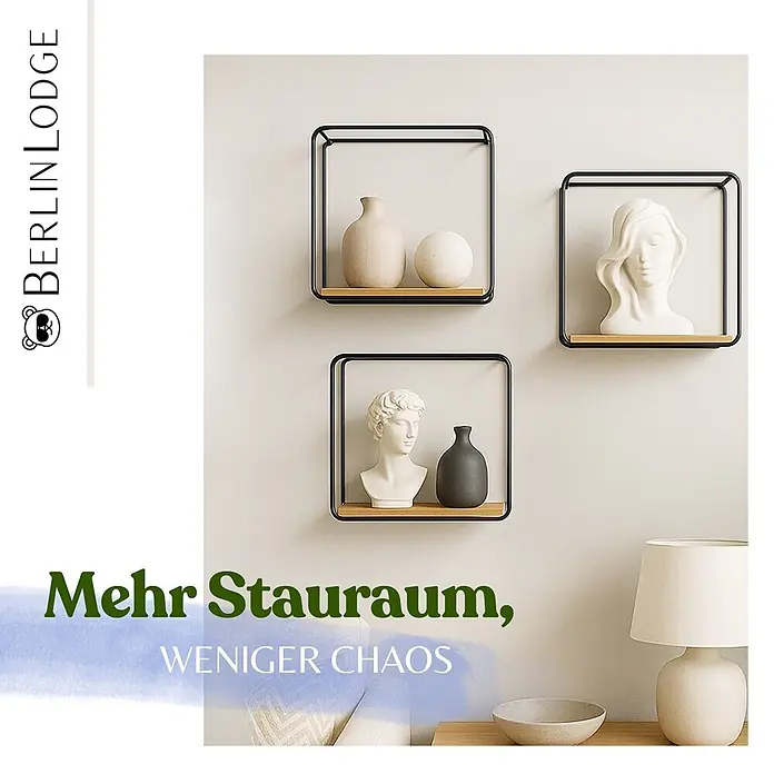 Berlinlodge Metallregal Wandregal 3er Set aus Metall/Bambus - H x B x T: 32 x 22 x 12 cm, Traglast pro Boden: 15 kg, Anzahl Böden: 3 Stk., Einhängen, Schwarz/Bambus - Drei quadratische Wandregale mit schwarzem Metallrahmen und hellen Holzeinsätzen, dekoriert mit Figuren.