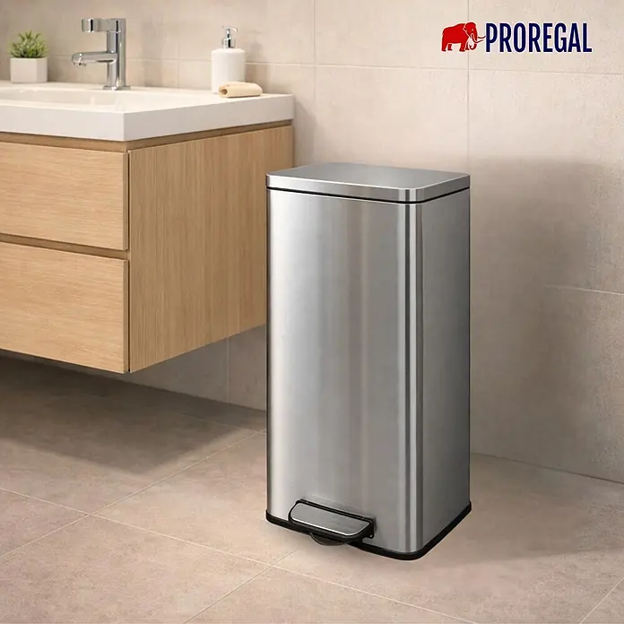 PROREGAL Mülleimer Küche Bad 50L, Abfalleimer mit Softclose & Stay-Open Deckel, Fußpedal & Inneneimer | Stahl, Silber | rechteckiger Treteimer mit Inneneimer, Tretmülleimer 50 Liter -  - Rechteckiger Treteimer aus gebürstetem Edelstahl im modernen Bad.