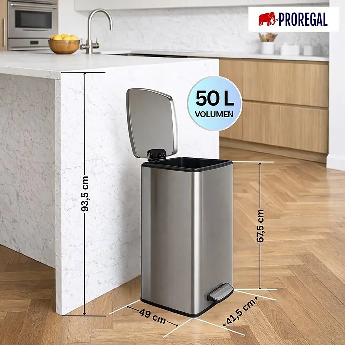 PROREGAL Mülleimer Küche Bad 50L, Abfalleimer mit Softclose & Stay-Open Deckel, Fußpedal & Inneneimer | Stahl, Silber | rechteckiger Treteimer mit Inneneimer, Tretmülleimer 50 Liter -  - 50 L Edelstahl-Treteimer mit geöffnetem Deckel, 67,5 cm hoch, neben einer Kücheninsel.