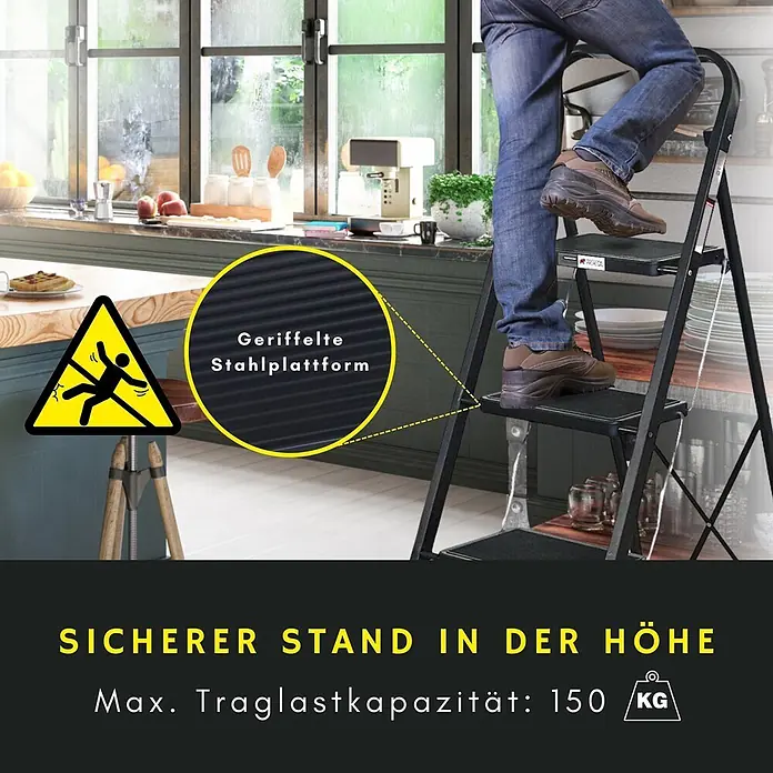 Proregal Klapptritt Trittleiter klappbar - Anzahl Tritte: 3 Stk., Belastbarkeit: 150 kg, Stahl - Schwarze Klapptrittleiter mit geriffelten Stahlplattformen, sicher in einer Küche benutzt. Max. 150 kg Traglast.