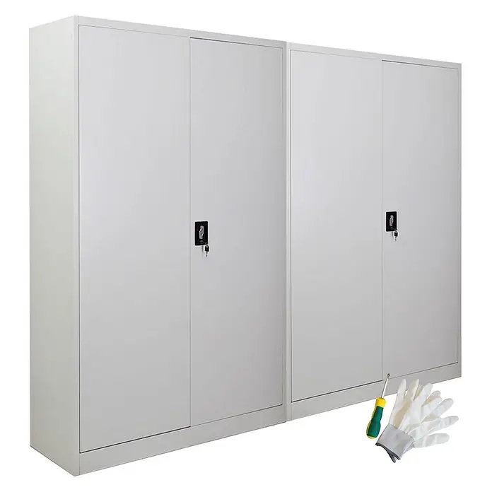 Proregal Aktenschrank Mega Deal 2x ELEPHANT mit 2 Türen, abschließbar - Lichtgrau - Zwei graue Metall-Aufbewahrungsschränke mit Doppeltüren, Schlössern, Schlüsseln, einem Schraubendreher und weißen Handschuhen.