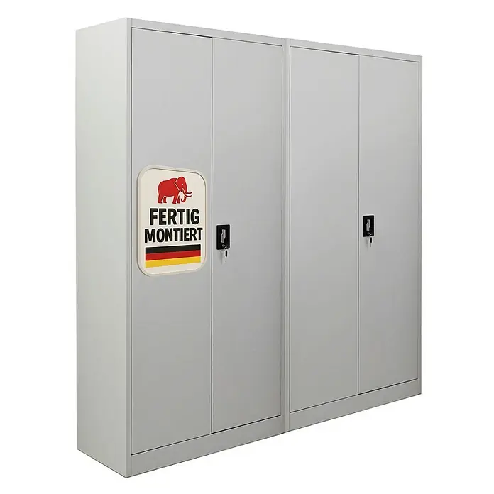 Proregal Aktenschrank Mega Deal 2x ELEPHANT komplett montiert - Lichtgrau - Zwei hellgraue Metallschränke, jeweils mit zwei Türen und einem Schloss. Der linke Schrank hat einen Aufkleber mit einem roten Elefanten und deutschem Text.