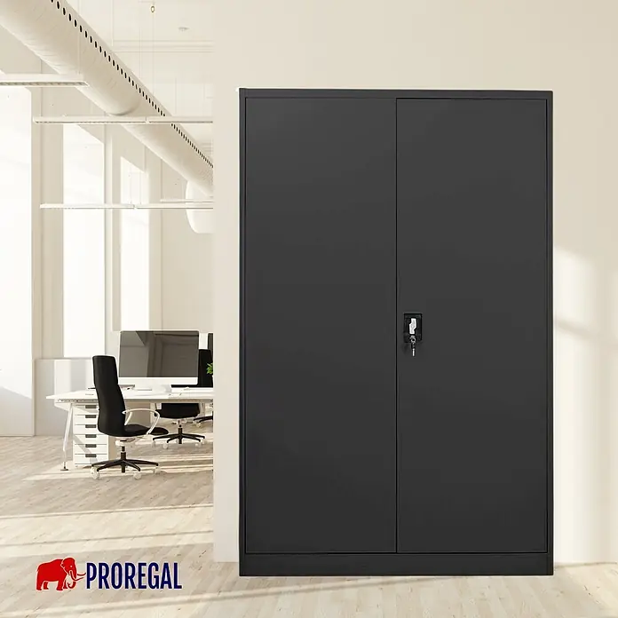 Proregal Aktenschrank ELEPHANT mit 2 Türen, abschließbar - Schwarz - Schwarzer Metall-Büroschrank mit zwei Türen und Schloss, in einem modernen Büro.