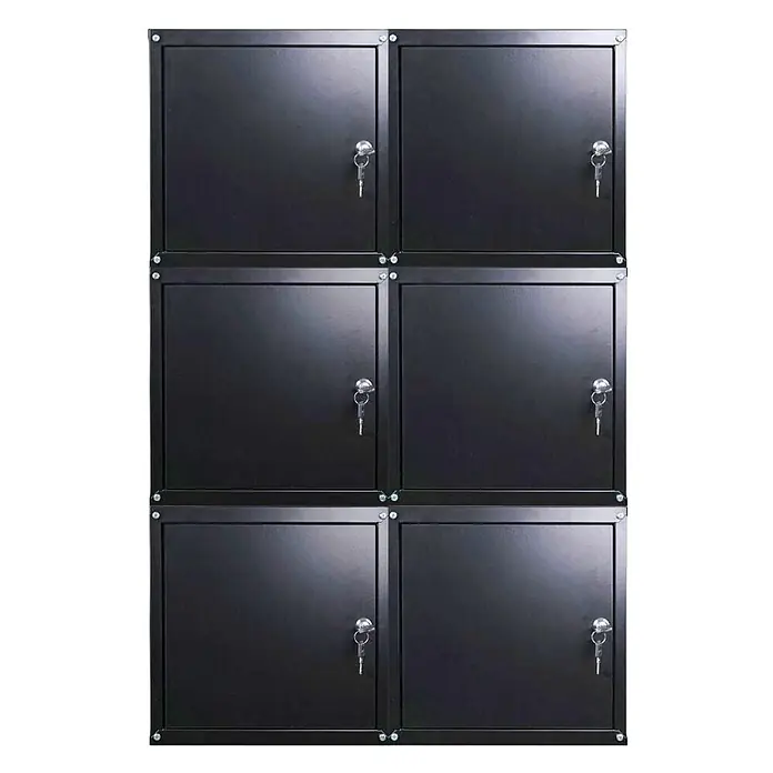 Proregal Schließfachschrank Mega Deal 6x Cubic - Schwarz, Zerlegt - Schwarzer Metallschranksystem mit sechs einzelnen Fächern, jeweils mit einem Schlüssel im Schloss gesichert.