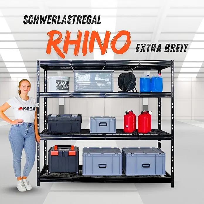 Proregal Schwerlastregal Profi RHINO - Traglast pro Boden: 500 kg, Anzahl Böden: 4 Stk., Stecken, Schwarz - Extra breites schwarzes RHINO Schwerlastregal aus Metall, mit Gegenständen gefüllt, mit einer Person zur Größenvergleich.