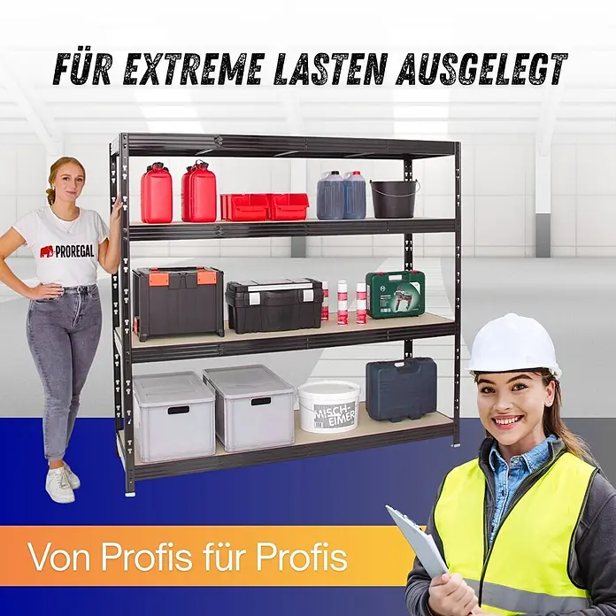 Proregal Schwerlastregal Profi RHINO - Traglast pro Boden: 500 kg, Anzahl Böden: 4 Stk., Stecken, Schwarz - Großes schwarzes Metallregal mit Holzböden, gefüllt mit Werkzeugen und Behältern. Zwei Frauen zeigen seine robuste, hohe Belastbarkeit.