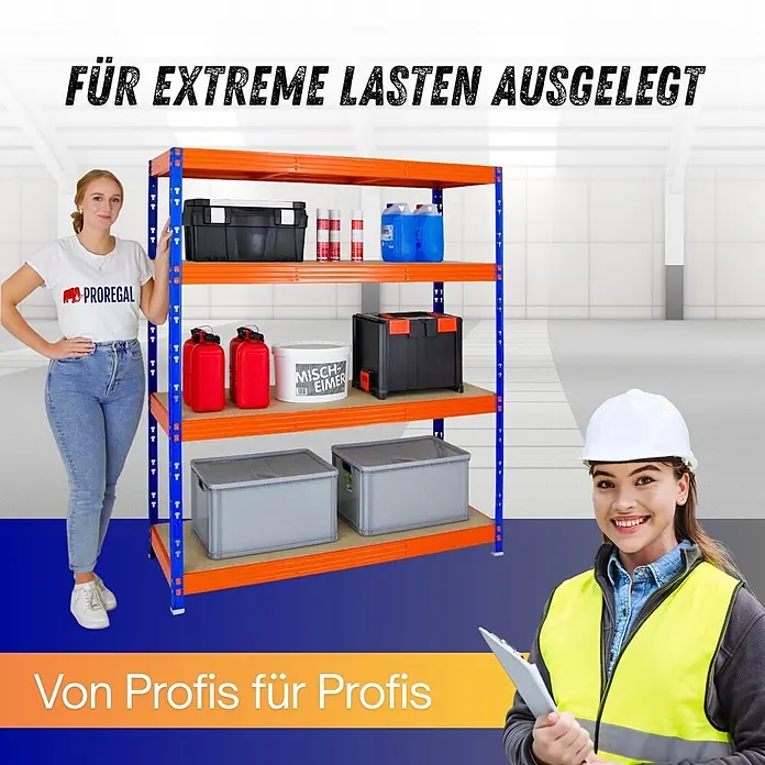 Proregal Schwerlastregal Profi RHINO - Traglast pro Boden: 500 kg, Anzahl Böden: 4 Stk., Stecken, Blau - Robustes orange-blaues Schwerlastregal in einer Lagerhalle, gefüllt mit Gegenständen, präsentiert von zwei Frauen.