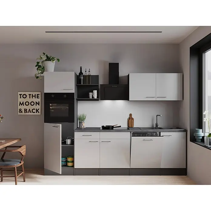 Respekta Oliver Küchenzeile - Breite: 280 cm, Weiß, Geschirrspüler | Kochfeld | Backofen | Dunstabzugshaube - Moderne Küche mit hellgrauen Schränken, dunklen Arbeitsplatten und integrierten schwarzen Geräten wie Backofen, Kochfeld und Geschirrspüler.