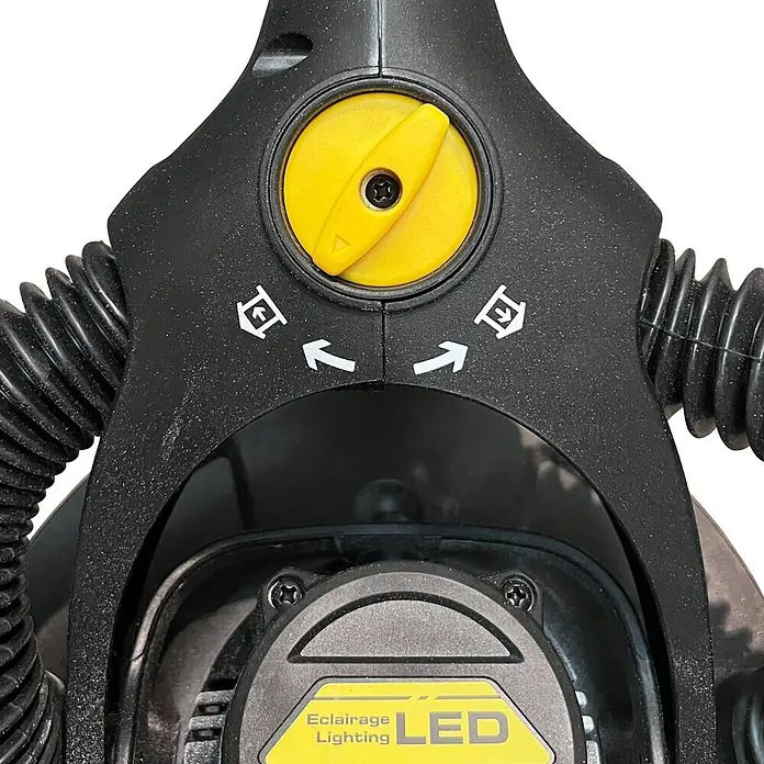 Fartools Lijadora de pared y techo BDWS 400 - 400 W, Diámetro disco de lija: 225 mm - Primer plano de una sección de herramienta negra con un interruptor giratorio amarillo, símbolos de luz y mangueras flexibles. Una etiqueta dice 'Eclairage Lighting LED'.
