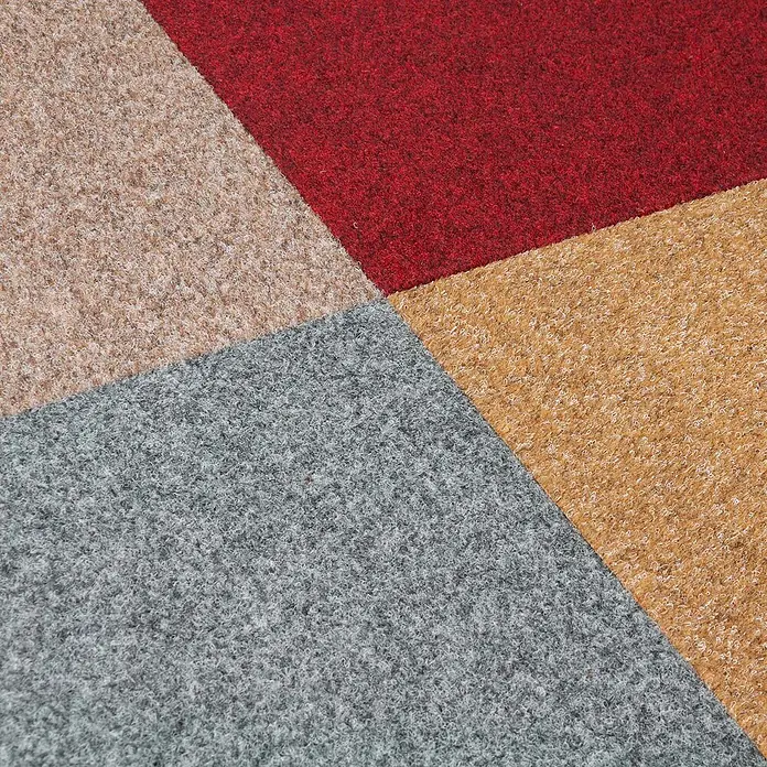 Bricoflor Teppichfliese - Breite: 50 cm, Nadelfilz, Polypropylen, rot - Vierfarbiger geometrischer Teppich mit dichter Kurzflor-Textur in Rot, Beige, Grau und Goldbraun.