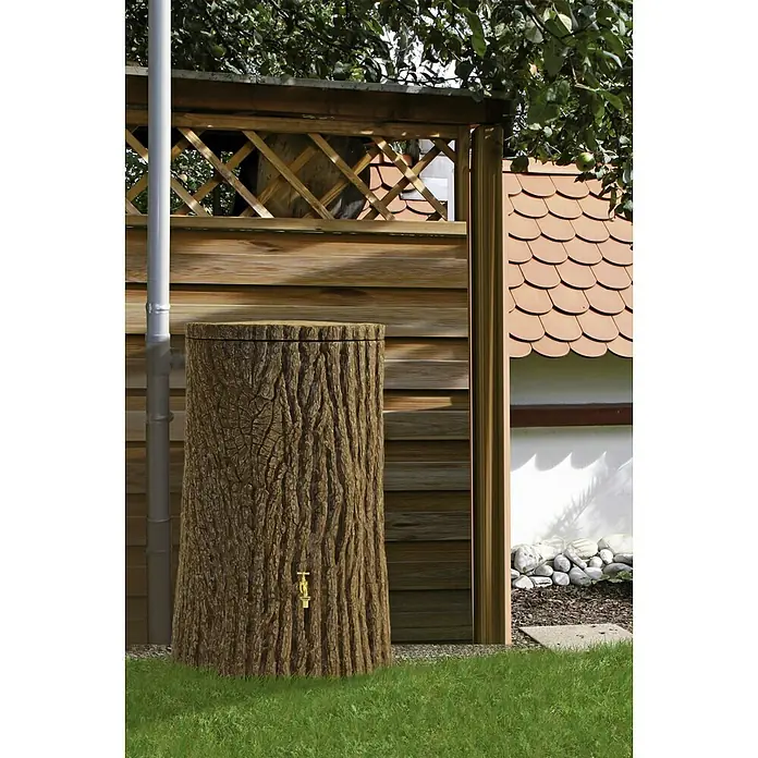Arves Regenspeicher Evergreen Lite - 300 l, Dunkelbraun - Diese Nahaufnahme zeigt eine Regentonne in Holzoptik, die sich perfekt in jeden Garten einfügt und die Nutzung von Regenwasser ermöglicht.