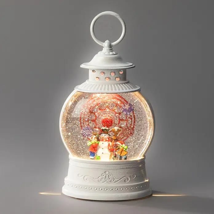 Konstsmide LED-Schneelaterne Schneemann mit Riesenrad - Innen, Weiß, 12,6 x 7,7 x 21 cm, Batteriebetrieben - Weiße Vintage-Laterne-Schneekugel mit beleuchteter Weihnachtsszene, Schneemann und Kindern, gefüllt mit glitzerndem Schnee.
