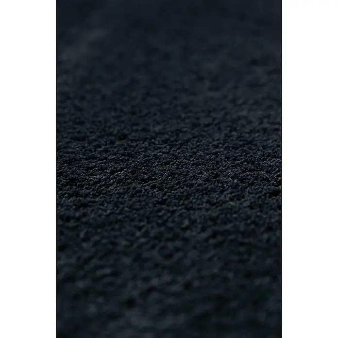 Bricoflor Teppichfliese - Breite: 50 cm, Velours, grau - Nahaufnahme von dunklem, strukturiertem Stoff oder Teppich.
