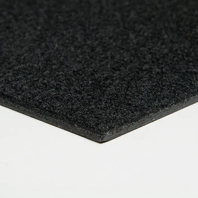 Bricoflor Teppichfliese - Breite: 50 cm, Nadelfilz, Polypropylen, schwarz - Schwarzer getufteter Teppich oder Matte, der seine strukturierte Oberfläche und dunkle Rückseite zeigt.