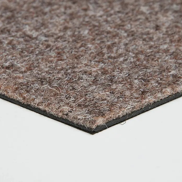 Bricoflor Teppichfliese - Breite: 50 cm, Nadelfilz, Polypropylen, beige - Nahaufnahme einer braun-weiß melierten Teppichfliese mit schwarzer Gummirückseite.