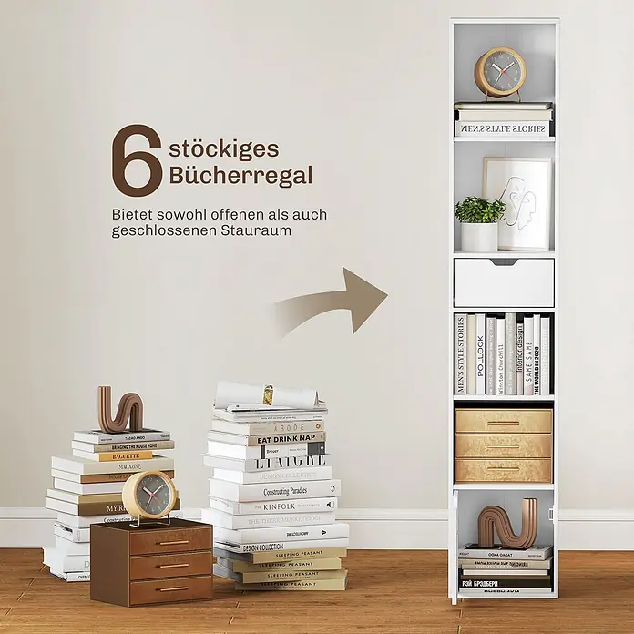 Homcom Holzregal - H x B x T: 158 x 24 x 24 cm, Traglast pro Boden: 5 kg, Anzahl Böden: 5 Stk., Schrauben, Weiß - Weißes 6-stöckiges Bücherregal mit offenen Fächern und geschlossenen Schubladen, gefüllt mit Büchern und Deko.