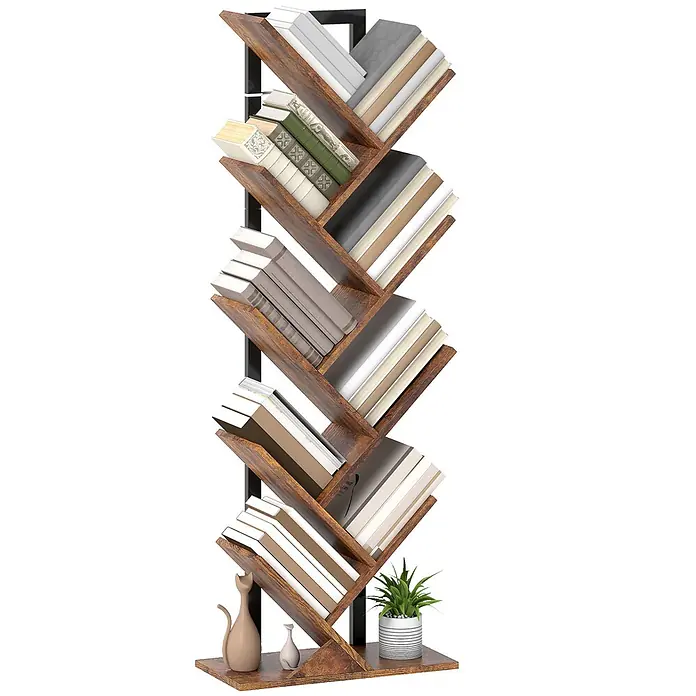 Homcom Holzregal - H x B x T: 136 x 24 x 24 cm, Traglast pro Boden: 3 kg, Anzahl Böden: 9 Stk., Schrauben, Rustikal-Braun - Dunkles Baumregal aus Holz mit schwarzem Metallrahmen, gefüllt mit Büchern, Katzenstatue, Vase und Pflanze.