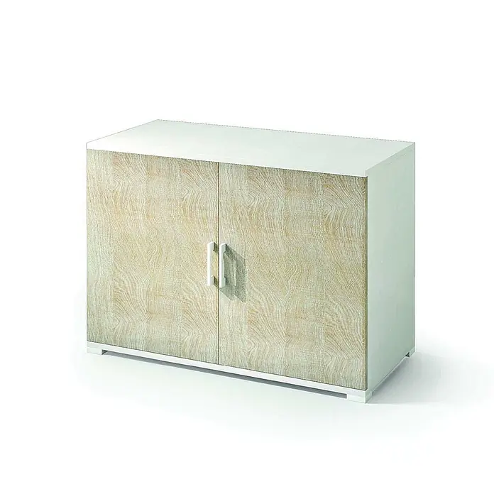 Kiamami Valentina Kommode - L x B x H: 900 x 470 x 660 cm, Weiss, Beige - Zweitüriger Schrank mit hellen Holzoptik-Türen, weißer Platte, Seiten und Sockel. Mit weißen Griffen.