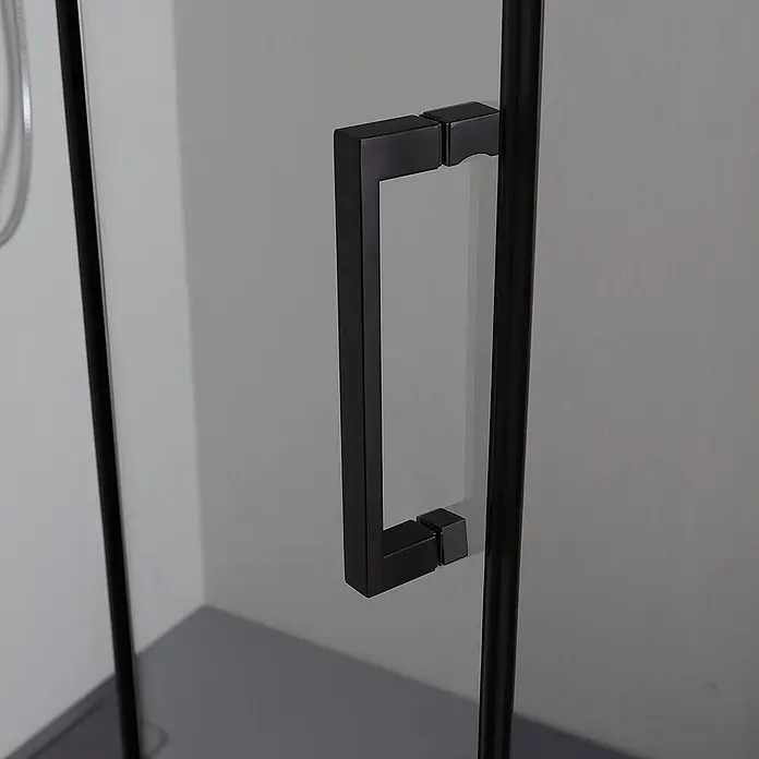 Kiamami Valentina Eckdusche - 120 x 80 x 190 cm, Schwarz, Farblos, Stärke: 6 mm - Mattschwarzer, quadratischer Duschkabinentürgriff an einer Glasplatte.
