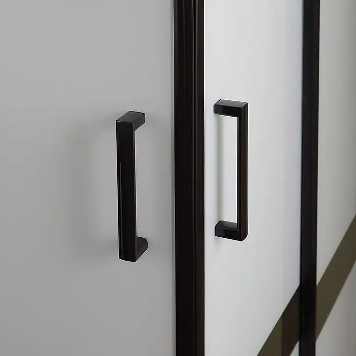 Kiamami Valentina Eckdusche - 900 x 700 x 1.900 cm, Schwarz, Weiß, Stärke: 6 mm - Zwei dunkelbronzefarbene rechteckige Duschgriffe.