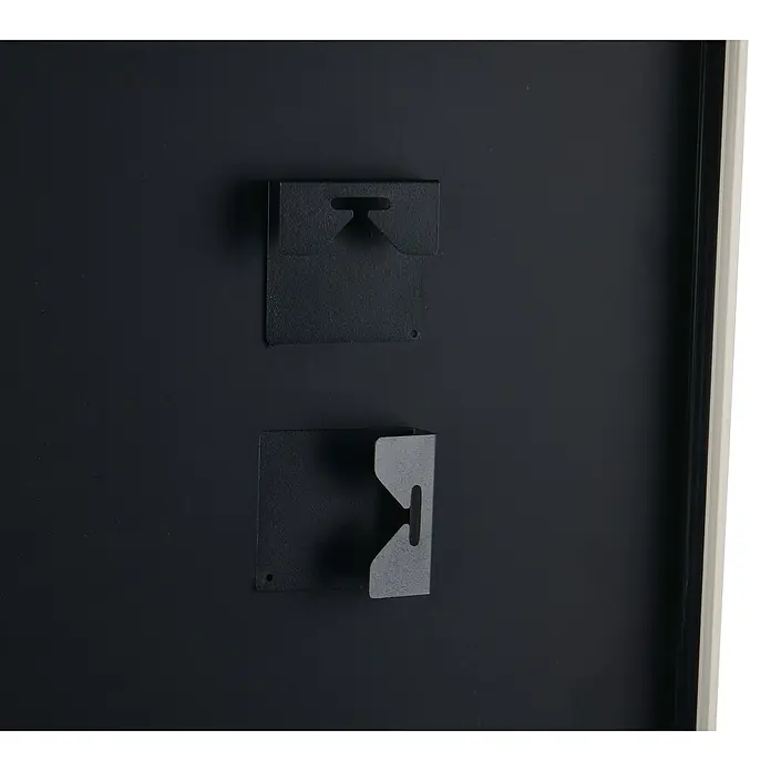 Standspiegel Mira - 70 x 170 cm, Eckig, Sand - Zwei schwarze L-förmige Montagehalterungen mit Schlüssellochschlitzen zum sicheren Aufhängen.