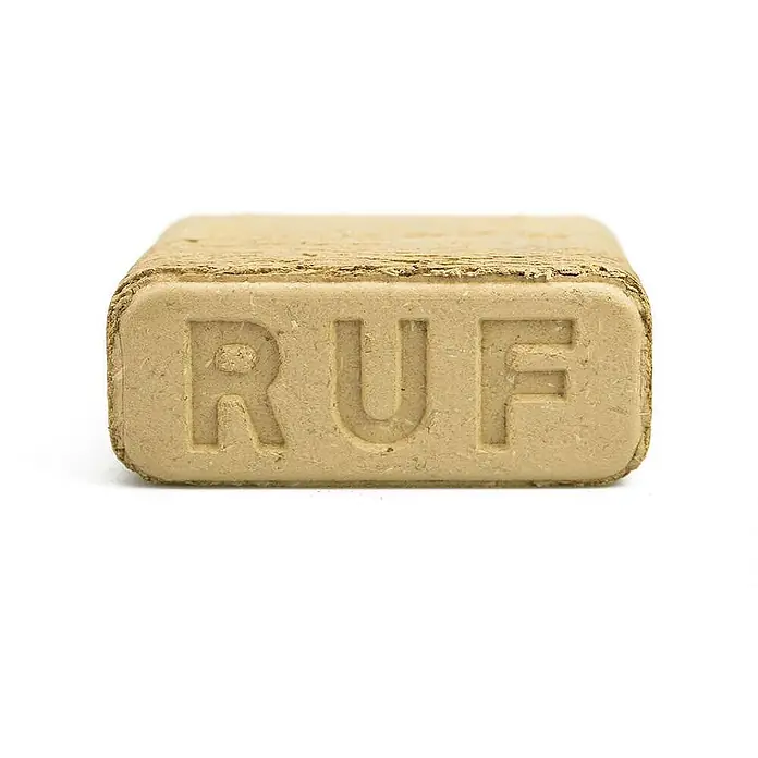 HOLZBRX Holzbriketts RUF Buche 960 kg Palette - Buche, 30 kg - Rechteckiger, hellbrauner RUF-Holzbrikett mit geprägten Buchstaben.