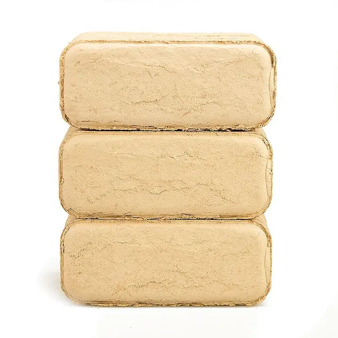 HOLZBRX Holzbriketts RUF Buche 960 kg Palette - Buche, 30 kg - Drei gestapelte hellbraune Biomassebriketts.