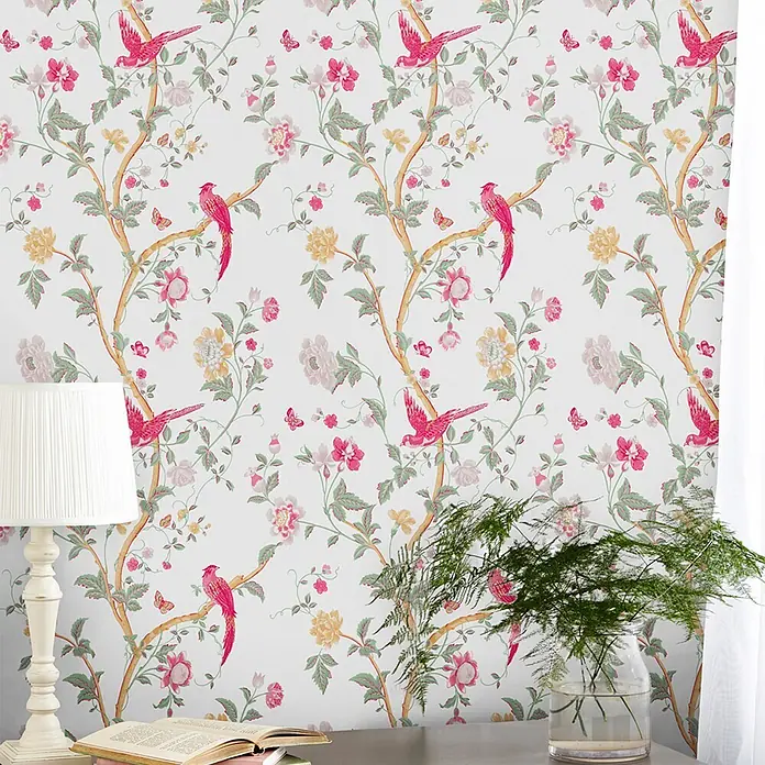 Laura Ashley Vliestapete Vliestapete Sommerpalast - Rosa, Floral, 10 x 0,52 m - Chinoiserie-Tapete mit rosa Vögeln, floralen Blüten und Ästen für elegante Inneneinrichtung.