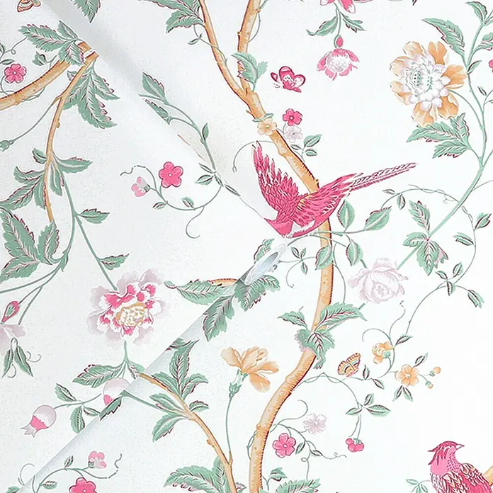 Laura Ashley Vliestapete Vliestapete Sommerpalast - Rosa, Floral, 10 x 0,52 m - Tapete mit Muster aus rosa Vögeln, Schmetterlingen und mehrfarbigen Blumen auf Ästen mit grünen Blättern.