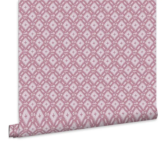 Laura Ashley Vliestapete Whitebrook - Rosa, Floral, 1.000 x 52 cm - Teilweise abgerollte, rosa/mauve Tapete mit Rauten- und Kreuzmuster im Ikat-Stil.