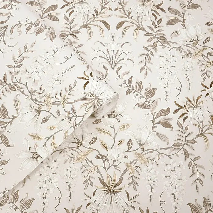 Laura Ashley Vliestapete Vintage Blumen - Naturbelassen, Floral, 1.000 x 52 cm - Cremefarbene Tapete mit aufwendigem Blumen- und Blattmuster in hellbraunen Tönen, teilweise abgerollt.