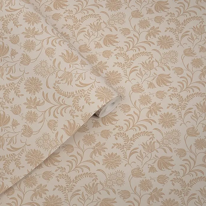 Laura Ashley Vliestapete Hemingway Blumen - Braun/Karamell, Floral, 1.000 x 52 cm - Tapetenrolle mit beigem Blumenmuster auf hellem Hintergrund.