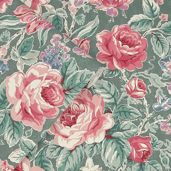 Laura Ashley Vliestapete Wildrosen - Grün, Floral, 1.000 x 52 cm - Blumige Tapete mit rosa Rosen, grünen Blättern und blauen Akzenten auf einem Petrol-Hintergrund.