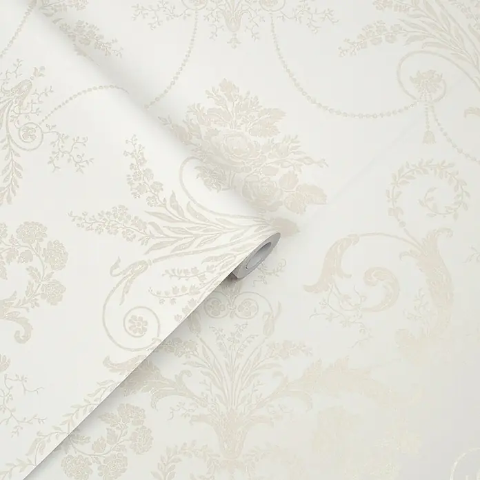 Laura Ashley Vliestapete Josette Damast - Weiß, Ornament, 1.000 x 52 cm - Rolle cremefarbener Tapete mit subtilem beigem Blumen- und Schnörkelmuster.
