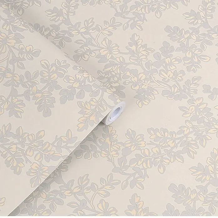 Laura Ashley Vliestapete Burnham - Hellgrau, Floral, 1.000 x 52 cm - Creme-Tapetenrolle mit grauem und gelbem Blatt- und Astmuster.