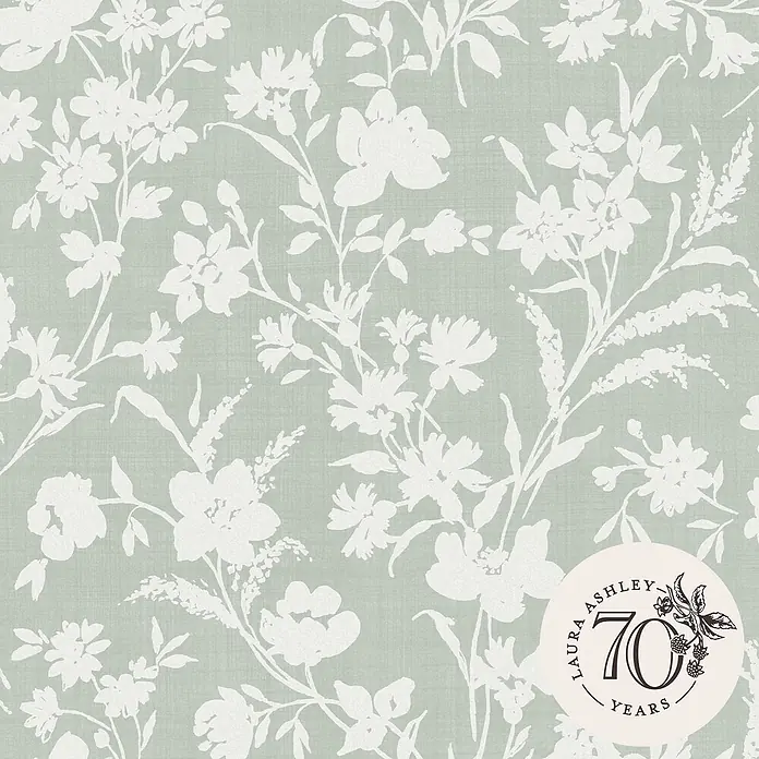 Laura Ashley Vliestapete Rye Blumen Monoprint - Grün, Floral, 1.000 x 52 cm - Strukturierte hellgrüne Tapete mit weißen Blumen- und Pflanzenmotiven.