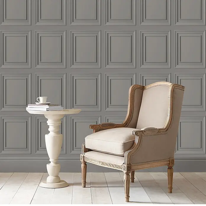 Laura Ashley Vliestapete Redbrook Holzplatte - Grau, Holzoptik, 1.000 x 52 cm - Graue Paneel-Tapete mit rechteckigen Rahmen, die einen klassischen Wandpaneel-Effekt und feine Textur in einem Raum erzeugt.