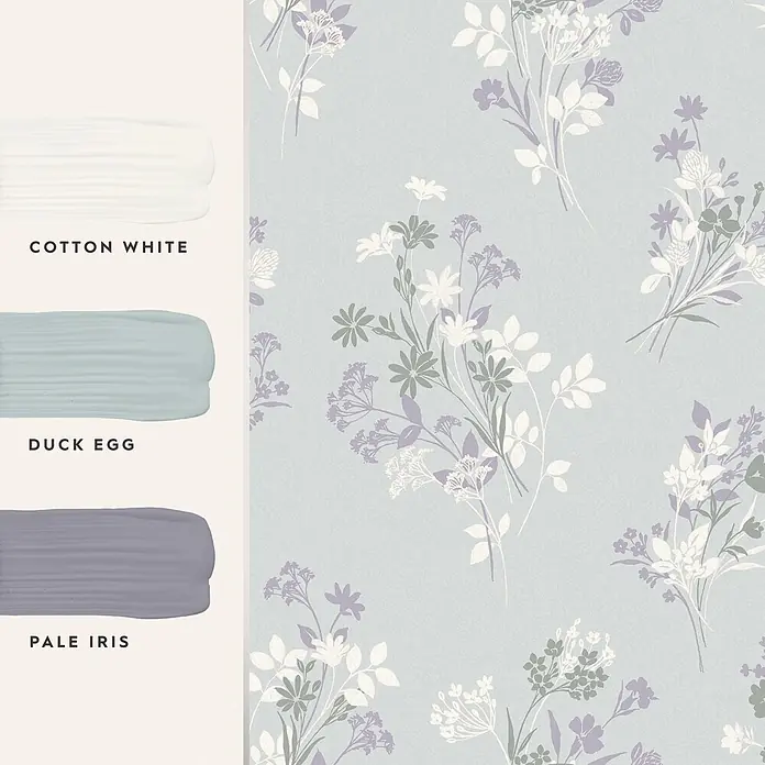 Laura Ashley Vliestapete Igerna Wiesenkerbel - Blau, Floral, 1.000 x 52 cm - Florale Tapete in Weiß, Hellgrün und Lavendel auf hellblauem Grund, mit passenden Farbmustern: Cotton White, Duck Egg, Pale Iris.