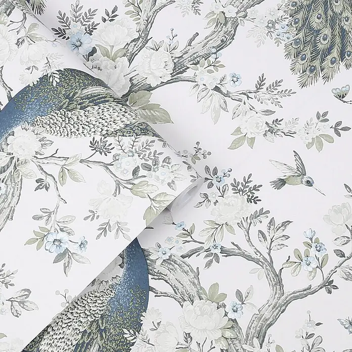 Laura Ashley Vliestapete Belvedere Pfau - Blau/Weiß, Floral, 1.000 x 52 cm - Tapetenrolle mit aufwendigem Muster aus Pfauen, Ästen, weißen und blauen Blumen, Kolibri und Schmetterling.