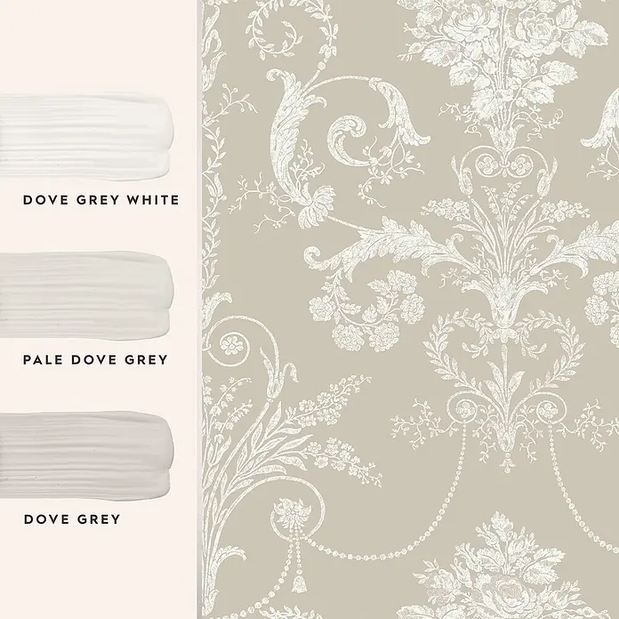 Laura Ashley Vliestapete Vliestapete Josette Damast - Hellgrau/Weiß, Ornament - Drei Taubengrau-Farbmuster (Weiß, Hell, Grau) neben beiger Tapete mit weißem floralem Damastmuster.