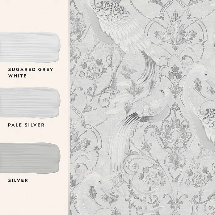 Laura Ashley Vliestapete Tregaron - Silber, Ornament, 1.000 x 52 cm - Grau-weiße Tapete mit verzierten Vögeln und Blumenmustern, daneben Farbmuster in Sugared Grey White, Pale Silver und Silver.