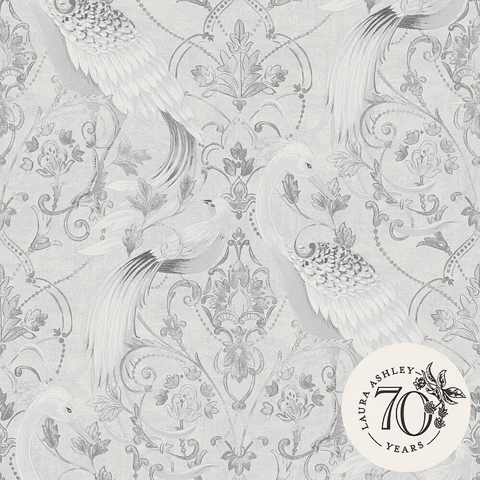 Laura Ashley Vliestapete Tregaron - Silber, Ornament, 1.000 x 52 cm - Hellgraue Tapete mit wiederholendem Muster aus Vögeln sowie aufwendigen Blumen- und Blattmotiven.