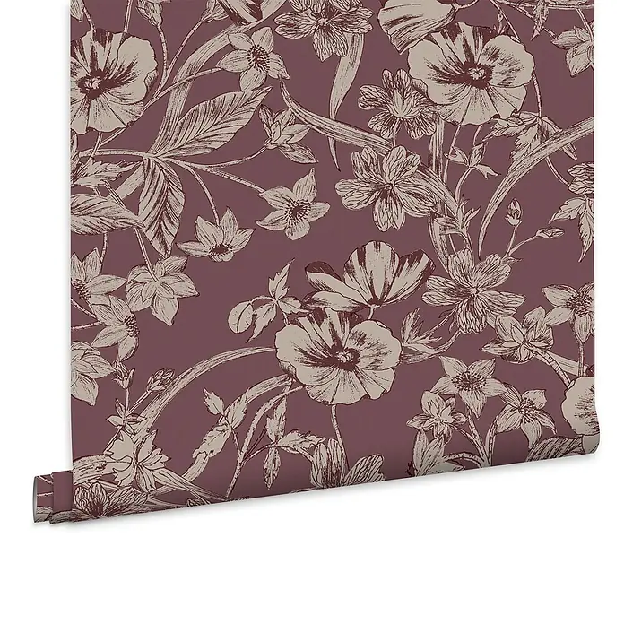 Laura Ashley Vliestapete Vliestapete Sommerhügel - Rot, Floral, 10 x 0,53 m - Bordeauxfarbene Blumentapetenrolle mit cremefarbenem botanischem Muster, teilweise ausgerollt.