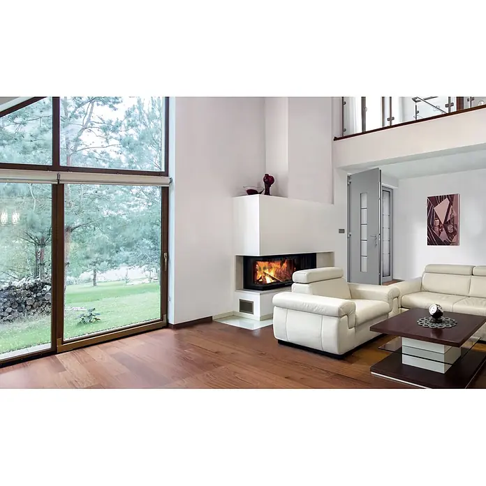 Portofino Haustür 702PF - Mit Seitenteil, 160 cm x 210 mm, DIN Anschlag: Links, 70161 Eisenglimmer - Modernes Wohnzimmer mit weißem Ledersofa und Sessel vor einem Kamin und großem Fenster zum Garten.