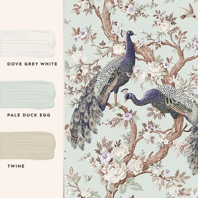 Laura Ashley Vliestapete Belvedere Pfau - Blau, Tieroptik, 1.000 x 52 cm - Farbpalette mit Pfauen-Blumentapete und passenden Farbmustern: Weiß, Entenei, Bindfaden.